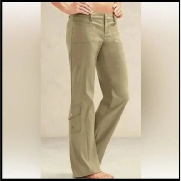 Athleta Dipper Tan Multi Pocket Cargo UPF 50 Low Rise Flare Leg Hiking Pants - Picture 1 of 17
